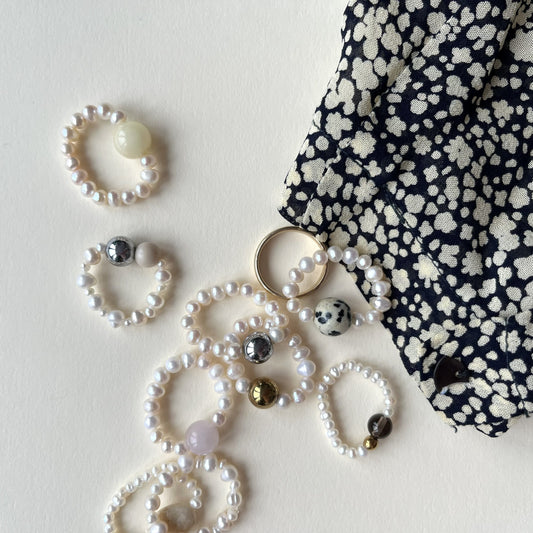 Pierścionek Pearl Orbit Butter